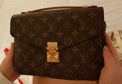 como identificar un bolso louis vuitton original|bandolera louis vuitton.